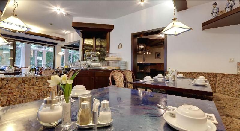 فندق Astoria Am Urachplatz