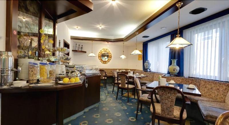 فندق Astoria Am Urachplatz