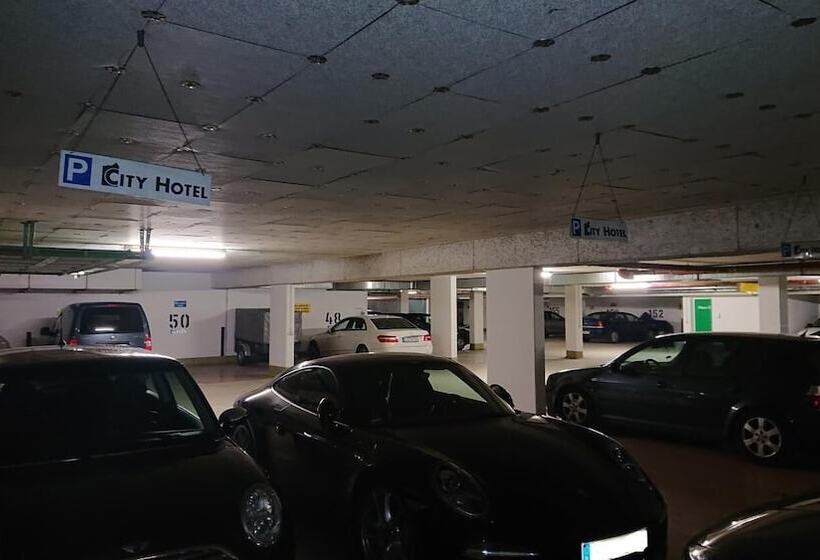 酒店 City