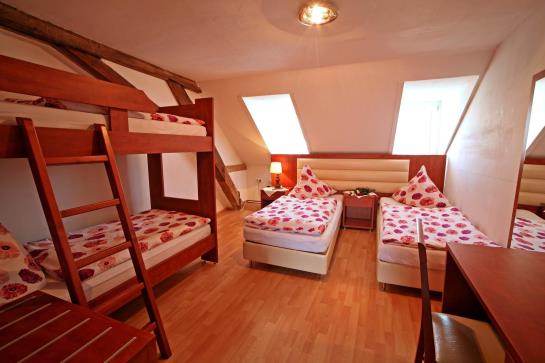 هتل Naturstein & Restaurant Lörrach