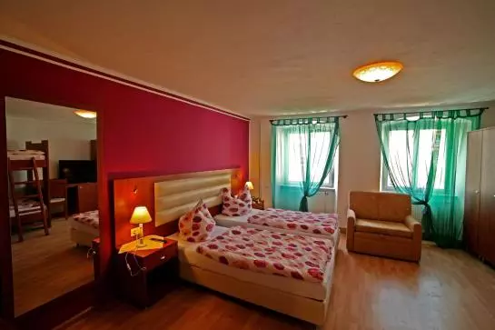 酒店 Naturstein  & Restaurant Lörrach