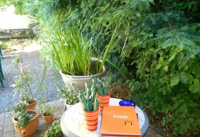 בית מלון כפרי Leander