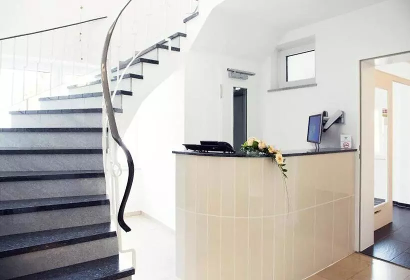 בית מלון כפרי Lowenguth