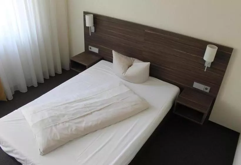 호텔 Weissach Am Neuenbühl