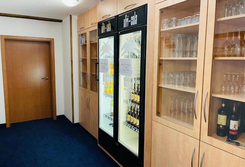 בית מלון כפרי Zum Fliegerwirt