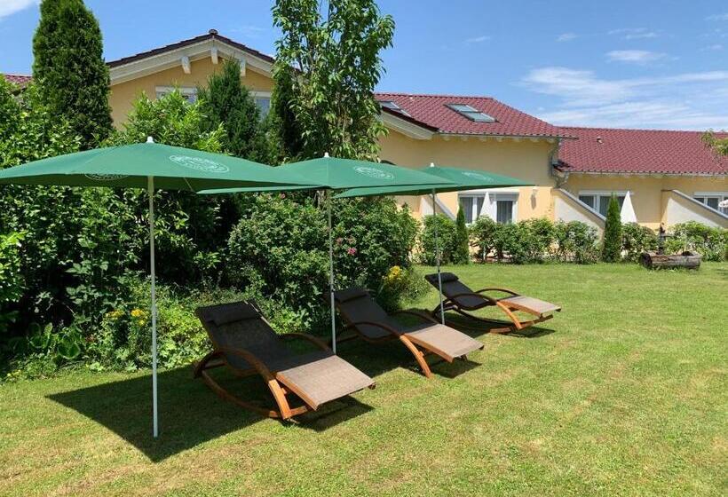 בית מלון כפרי Zum Fliegerwirt