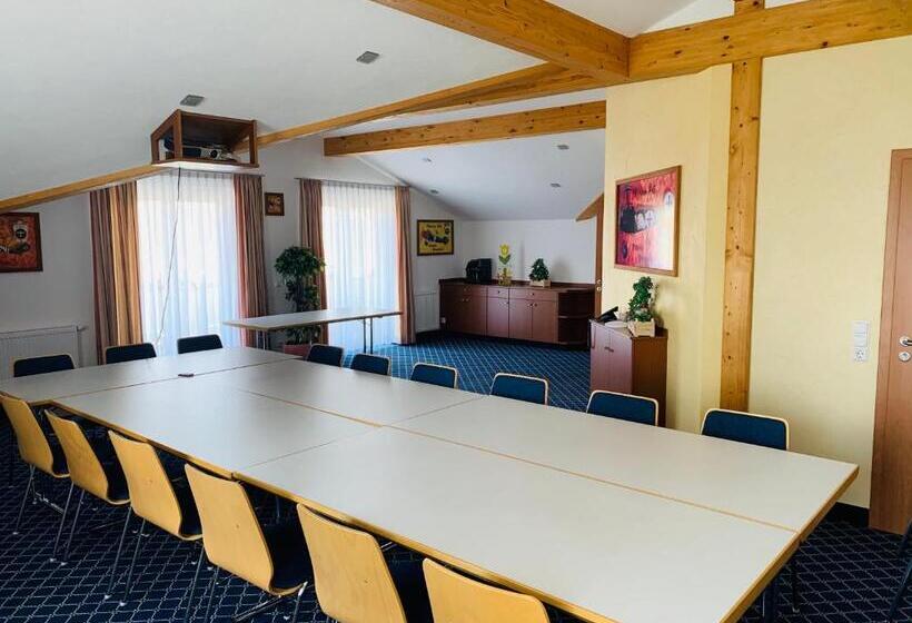 בית מלון כפרי Zum Fliegerwirt