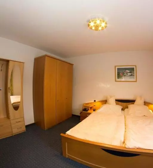 בית מלון כפרי Restaurant Krone