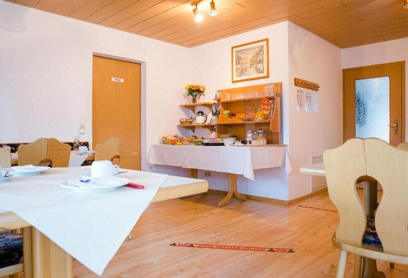 ペンション Gästehaus St. Martin