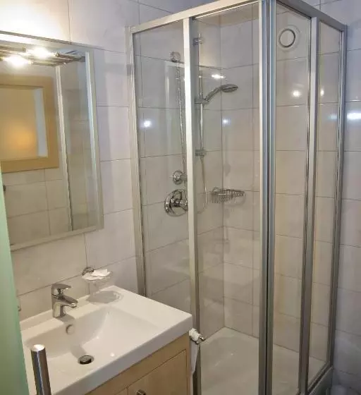 민박 Pension Clara