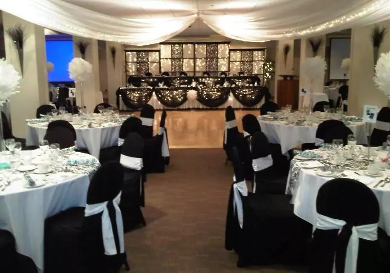 Cambridge Hotel And Conference Centre