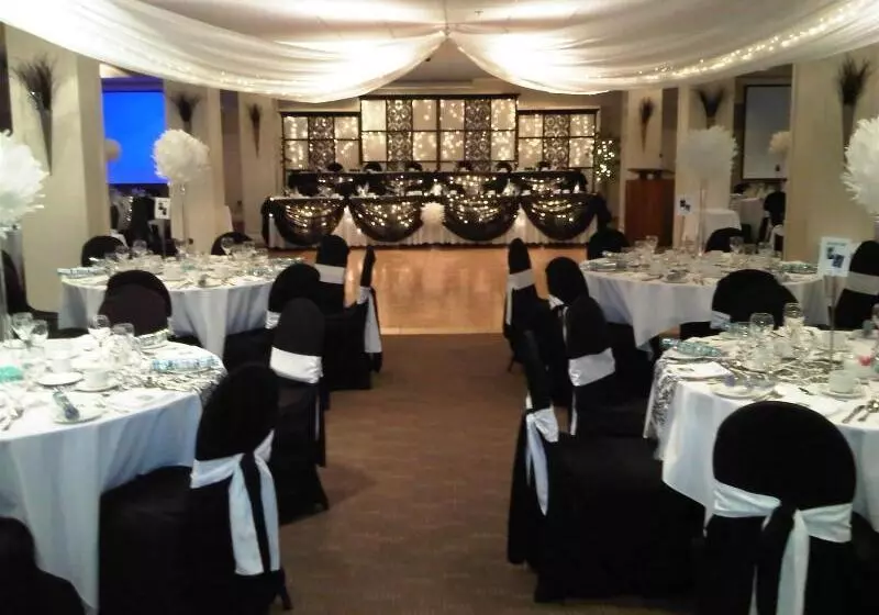 Cambridge Hotel And Conference Centre