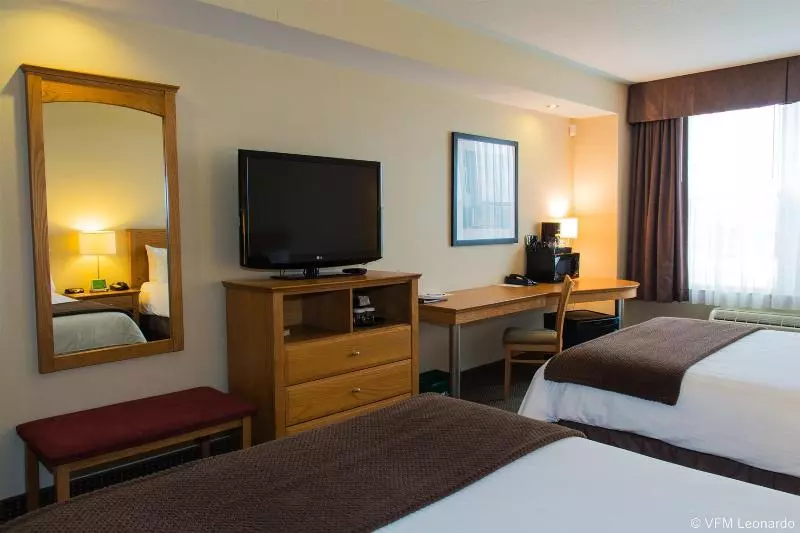 Cambridge Hotel And Conference Centre