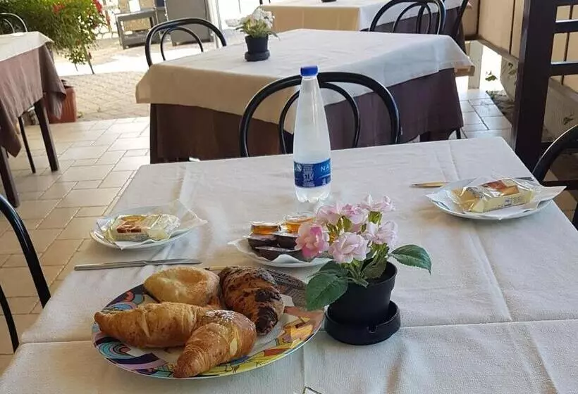 ホテル Autostello