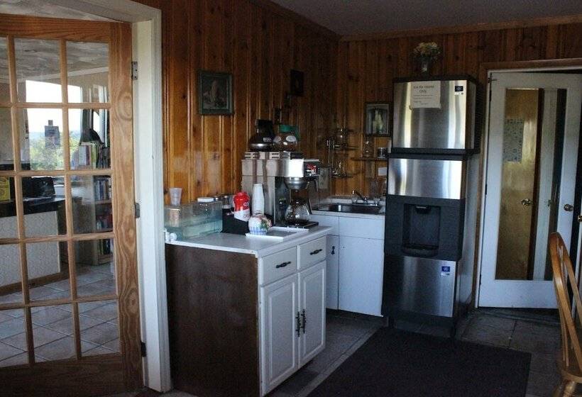 ホテル Berkshire Travel Lodge