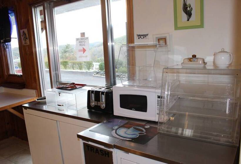 ホテル Berkshire Travel Lodge