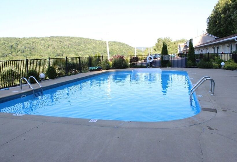 ホテル Berkshire Travel Lodge