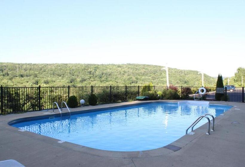 ホテル Berkshire Travel Lodge