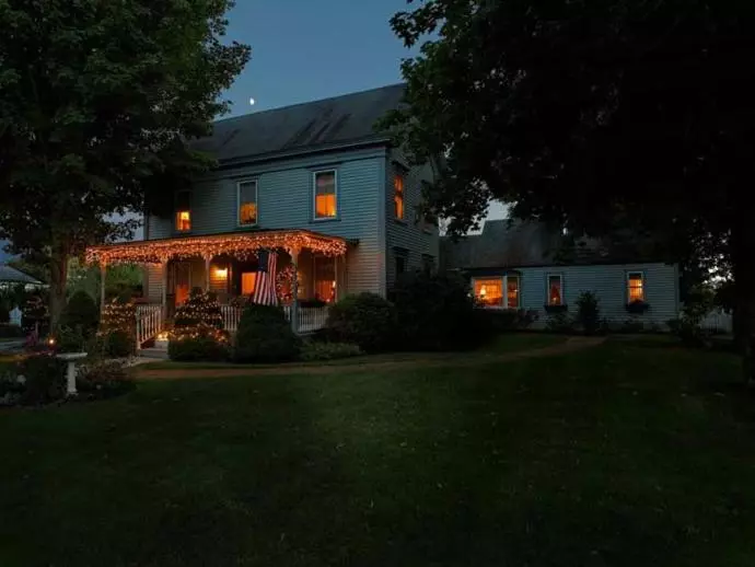 Отель Black Lantern B&b