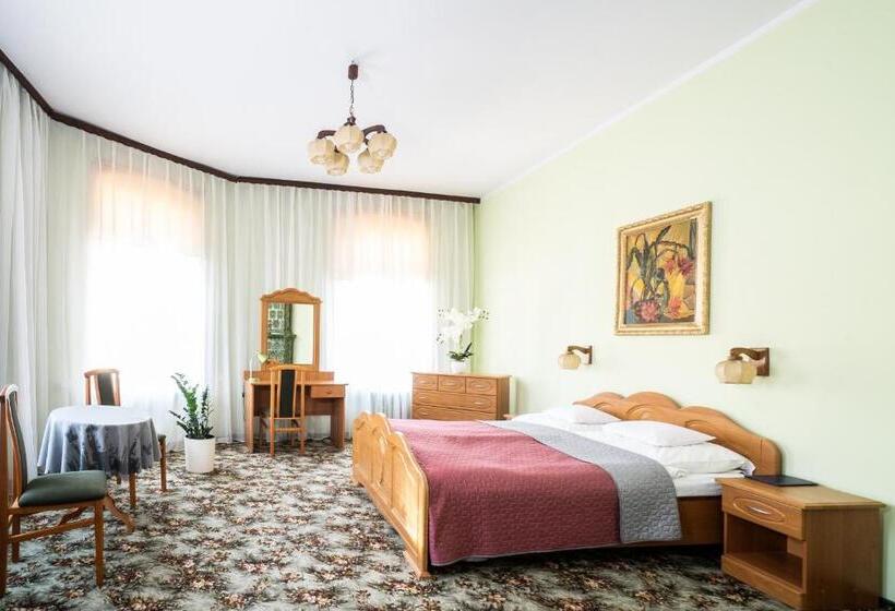 בית מלון כפרי Europa