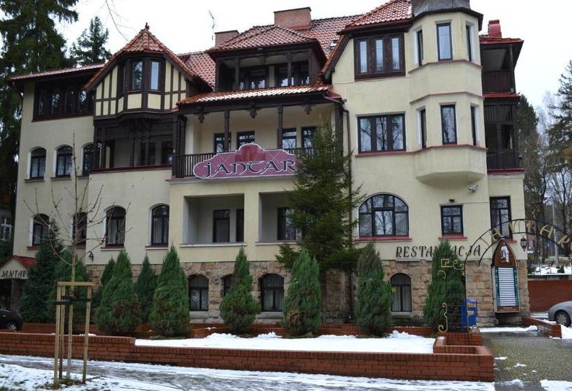 בית מלון כפרי Jantar