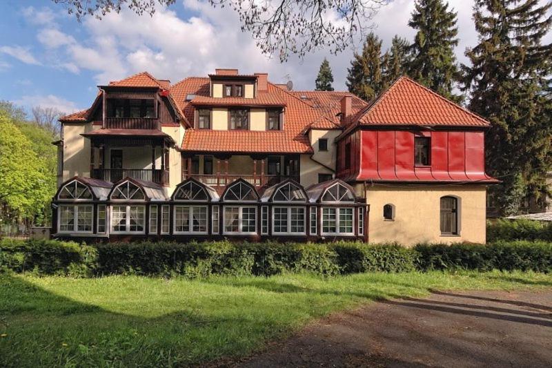 בית מלון כפרי Jantar