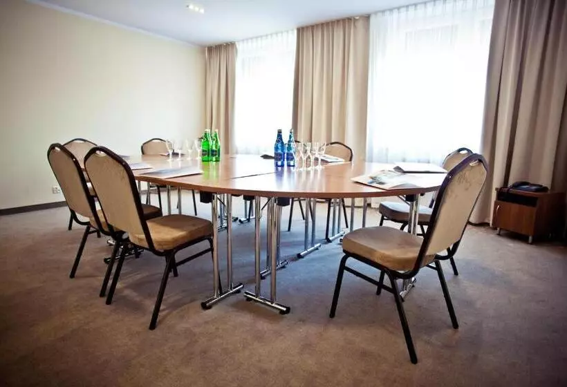 호텔 Mazovia Airport Modlin