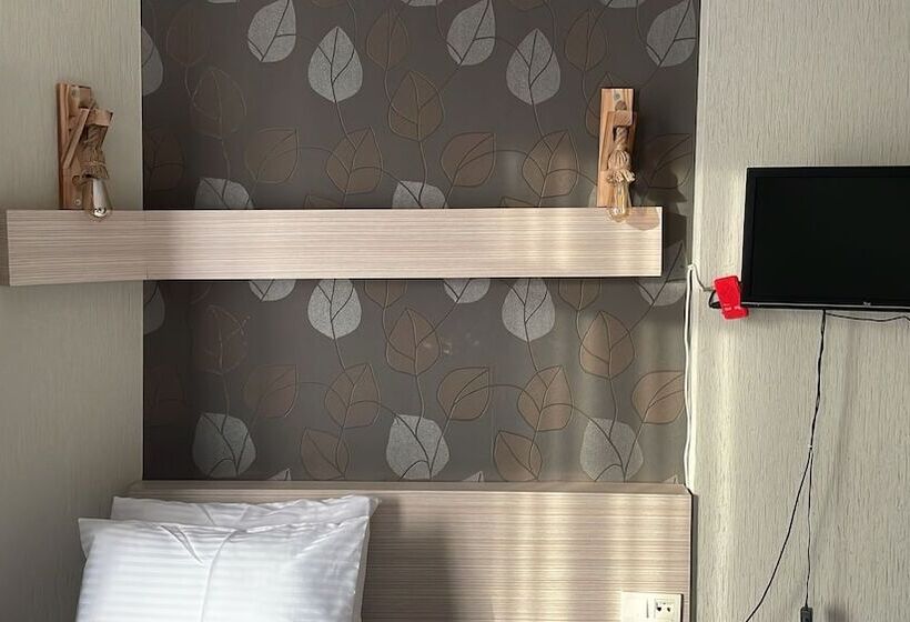 בית מלון כפרי Pacific