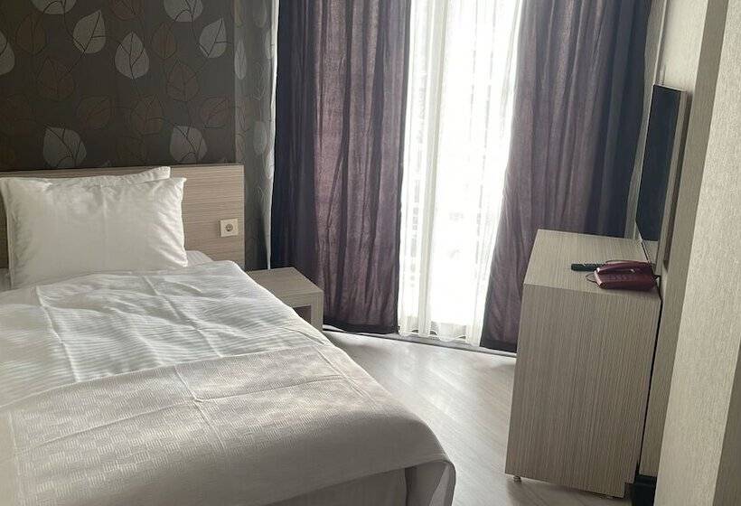 בית מלון כפרי Pacific