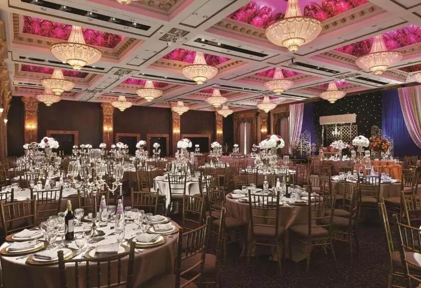 בית מלון כפרי Radisson Toronto Airport West