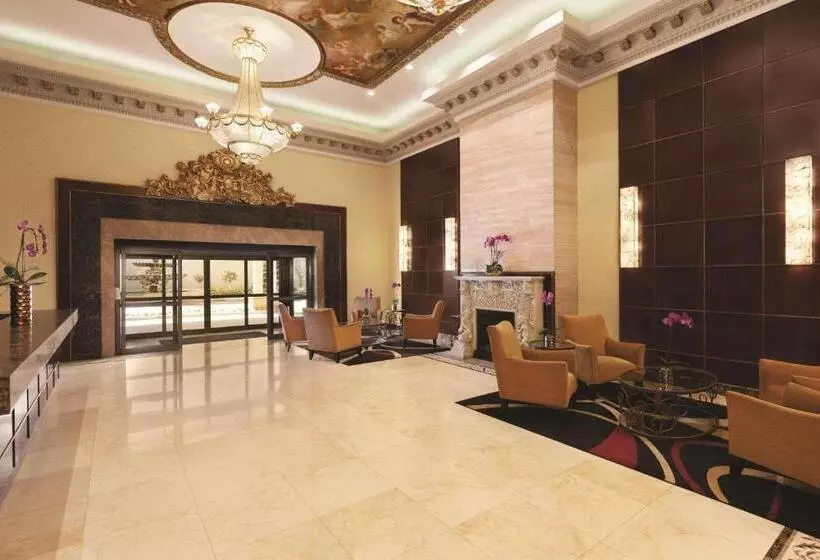 בית מלון כפרי Radisson Toronto Airport West