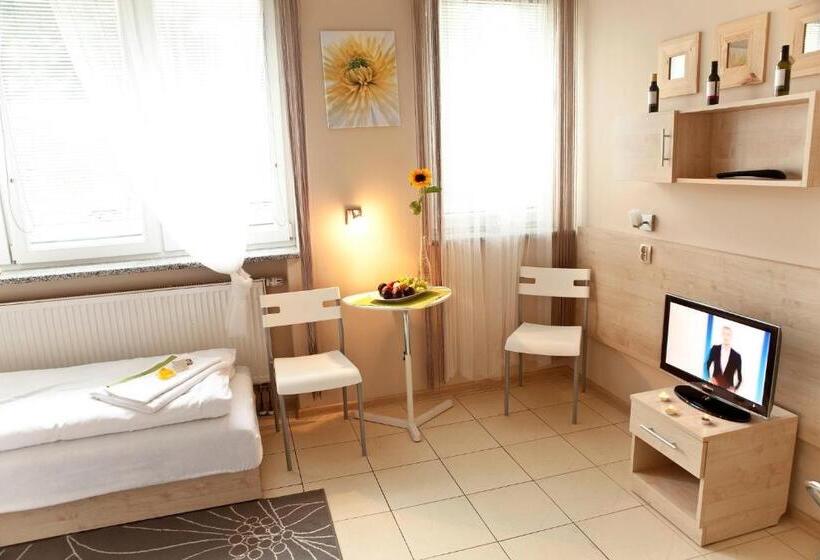 Отель Standard Delegacyjny Bed & Breakfast