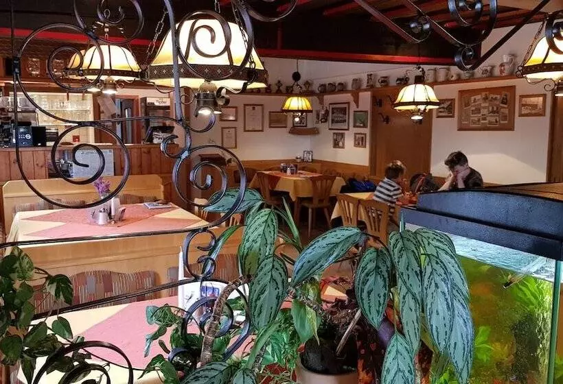 Majatalo Roseggerhof