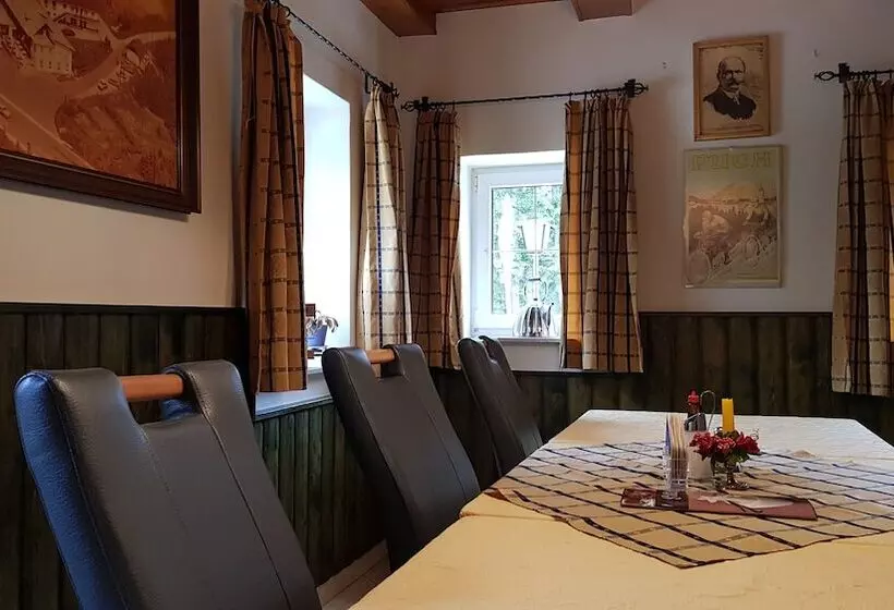 Majatalo Roseggerhof