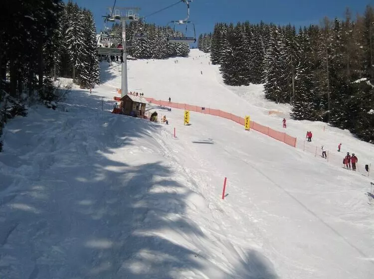 Majatalo Roseggerhof