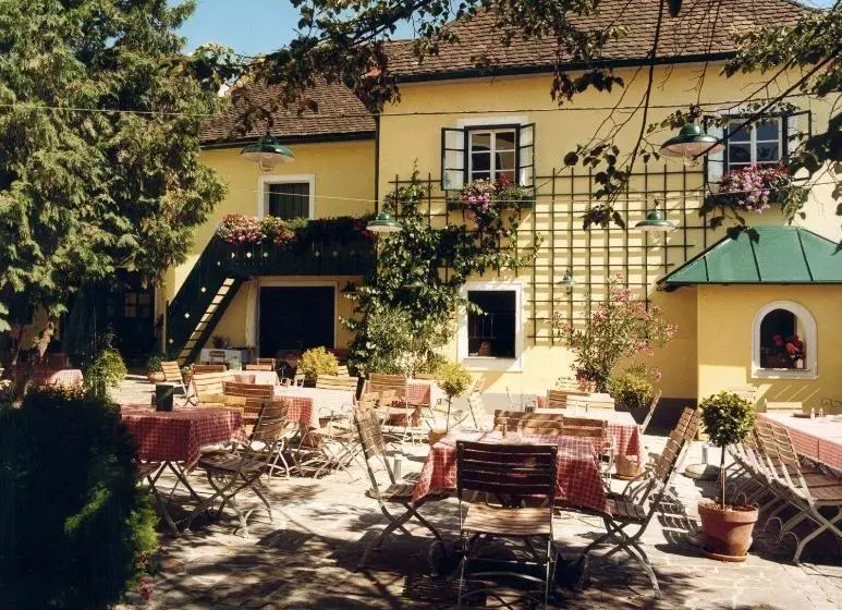 ペンション Garni   Gasthof Pillgrab