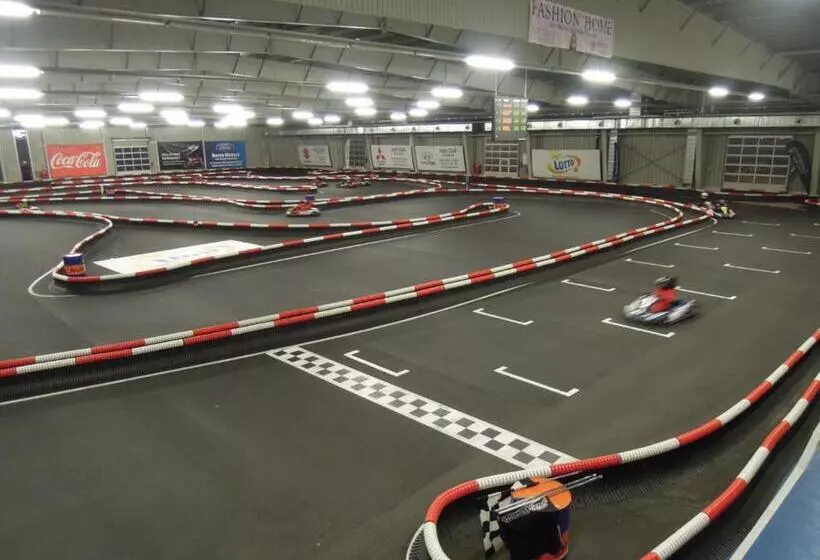 Silver Hotel & Gokart Center