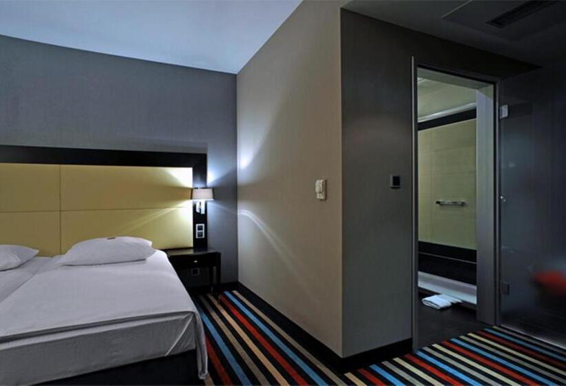 Silver Hotel & Gokart Center