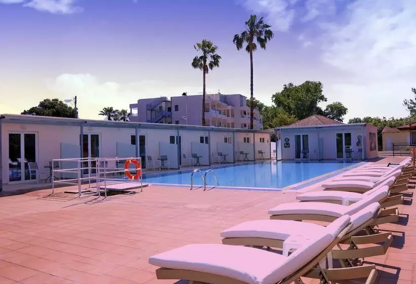 ホテル Cavomarina Beach  Adults Only