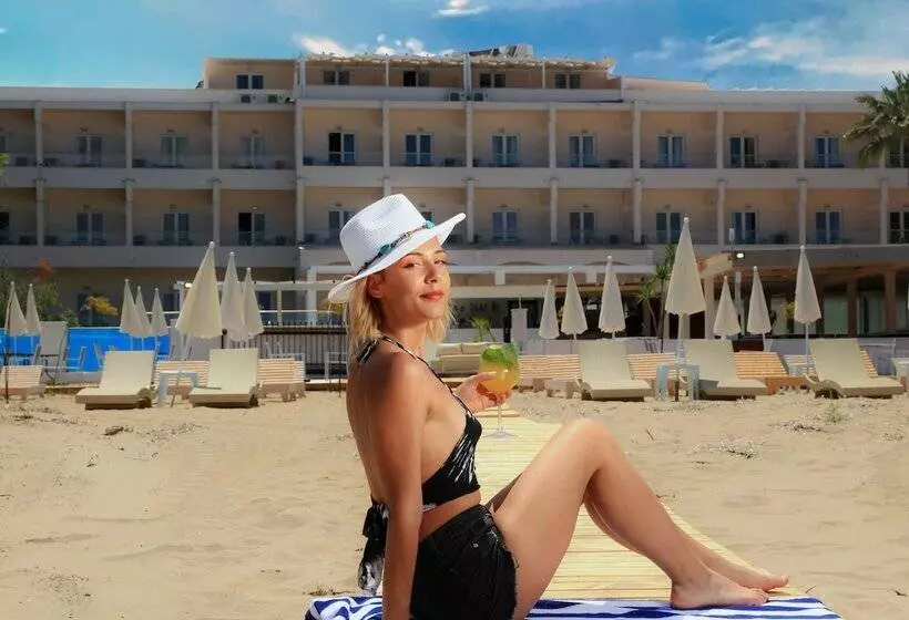 ホテル Cavomarina Beach  Adults Only
