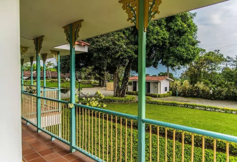 هتل Eden Parque Del Cafe