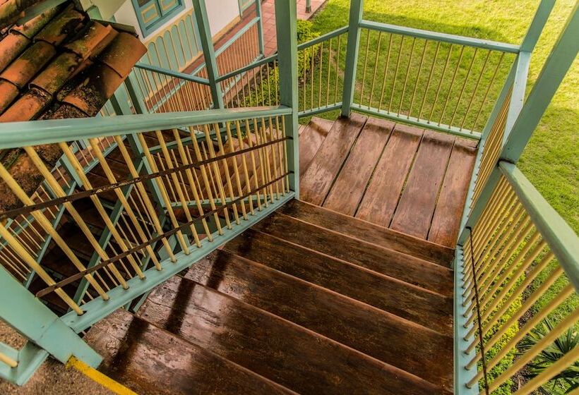 هتل Eden Parque Del Cafe