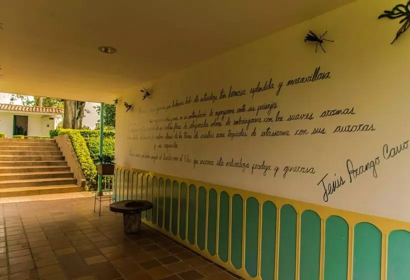 هتل Eden Parque Del Cafe