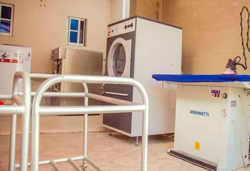 هتل Gpinnacle Suites