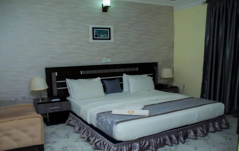 هتل Gpinnacle Suites