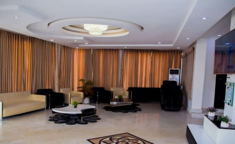 هتل Gpinnacle Suites