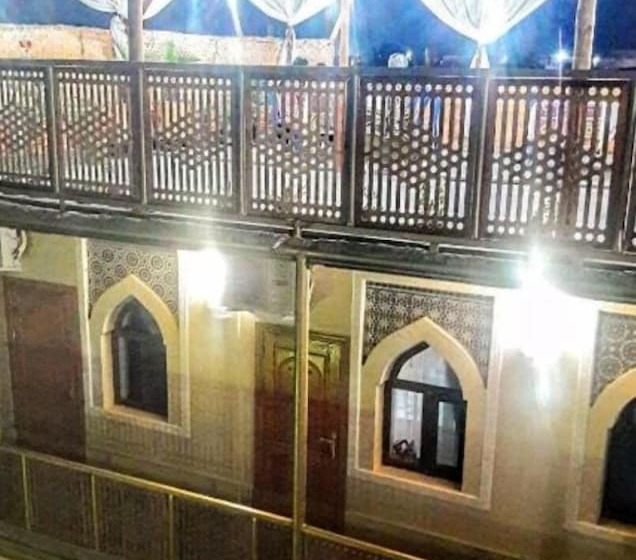 호텔 Naqshband With Terrace And Sightseeing View