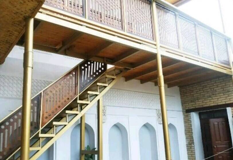 호텔 Naqshband With Terrace And Sightseeing View