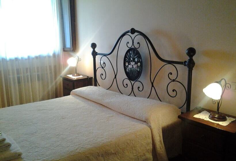 Room In B&b   A Little Place In Tuscany Where To Relax