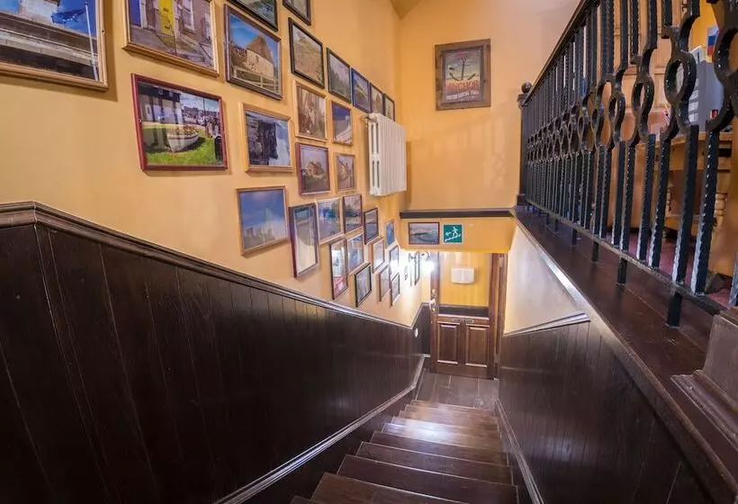 Hamilton's Bed & Breakfast